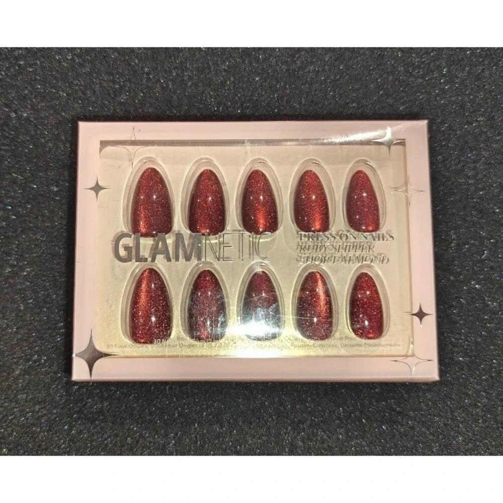Glamnetic Press-On Nails Short Almond Ruby Slipper